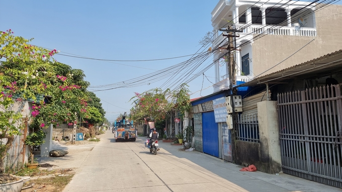 Bộ mặt nông thôn huyện Đại Từ thay đổi, hệ thống giao thông đã cơ bản được hoàn thiện phục nhu cầu đi lại của nhân dân. Ảnh: Toán Nguyễn.