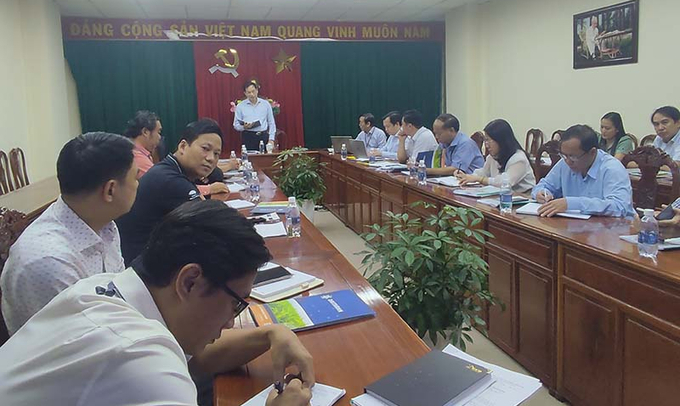Ông Võ Văn Phi, Phó Chủ tịch tỉnh Đồng Nai, phát biểu tại cuộc họp.