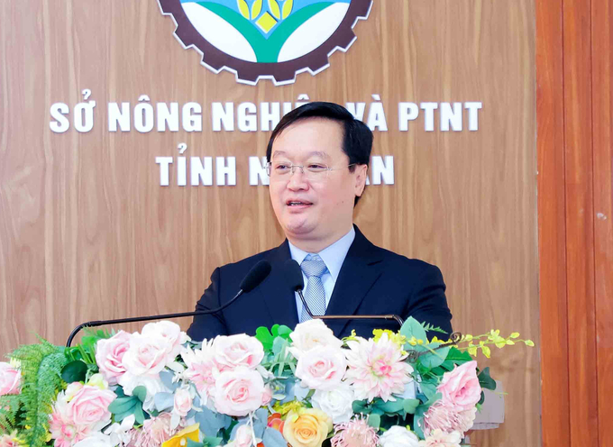 Ông Nguyễn Đức Trung đánh giá tân Giám đốc Sở NN-PTNT Phùng Thành Vinh là người có nhiều kinh nghiệm, thành tích trong quá trình công tác. Ảnh: Phạm Bằng.
