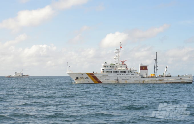 Tàu kiểm ngư của Chi cục Kiểm ngư Vùng 5 mở đợt cao điểm tuần tra, kiểm tra, kiểm soát và có mặt thường xuyên ngoài khơi trên vùng biển Tây Nam Bộ để thực hiện nhiệm vụ chống khai thác IUU. Ảnh: Trung Chánh.