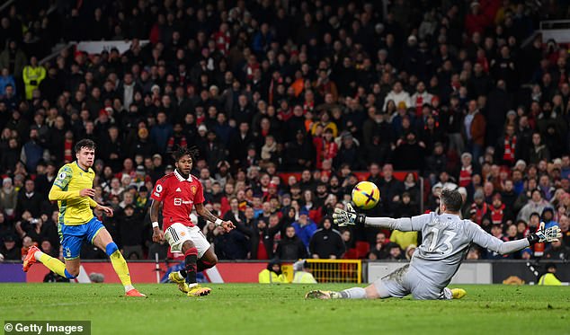 Fred ấn định tỷ số với chiến thắng 3-0 dành cho đội chủ nhà Man United. Ảnh: Dailymail.