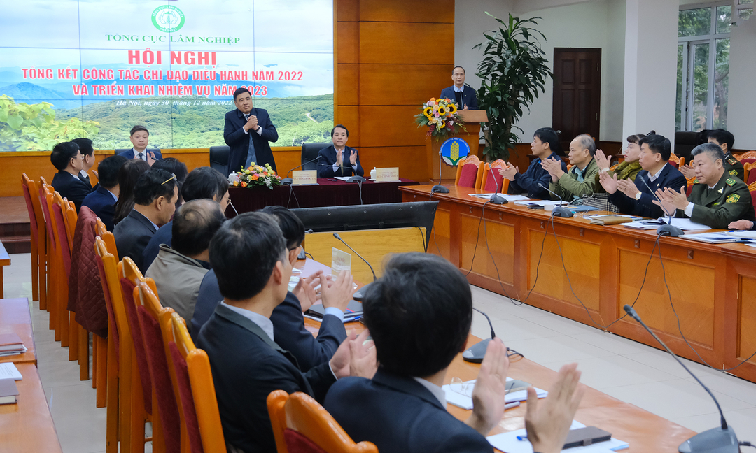 Thứ trưởng Bộ NN-PTNT Nguyễn Quốc Trị dự và chỉ đạo hội nghị tổng kết công tác năm 2022 và triển khai nhiệm vụ năm 2023 của Tổng cục Lâm nghiệp ngày 30/12. Ảnh: Bá Thắng.