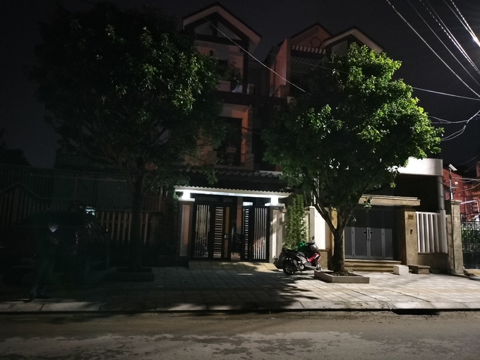 Căn nhà ông Trần Văn Tân ở đường Thái Phiên, TP Tam Kỳ, Quảng Nam vào tối 31/12 khá yên ắng. Ảnh: C.Đ.