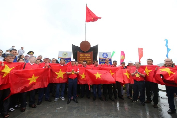 Đến nay, Báo Người Lao Động đã trao tặng Phú Yên tổng cộng 40.500 lá cờ Tổ quốc, là một trong những tỉnh có lượng cờ lớn nhất cả nước được trao.