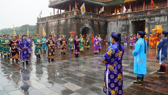 Tái hiện lễ Ban Sóc là dịp để du khách, người dân cùng trải nghiệm với di sản Cố đô Huế trong ngày đầu năm mới. Ảnh: TTH.
