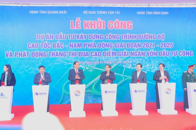 Thủ tướng Chính phủ Phạm Minh Chính tham dự lễ khởi công dự án cao tốc Quảng Ngãi - Hoài Nhơn. Ảnh: Đ.T.