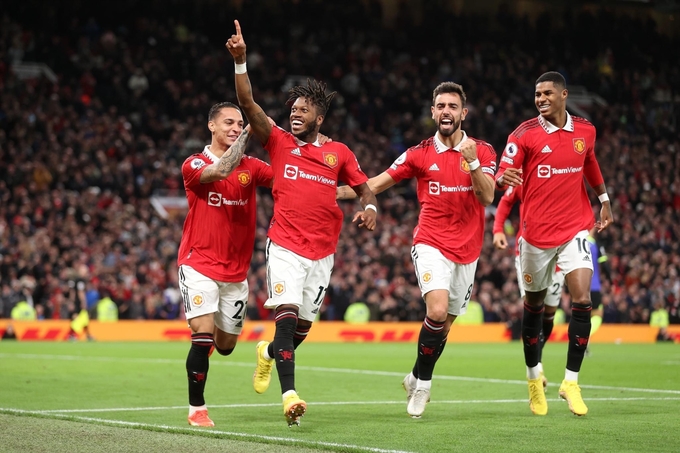 Man United đang bay cao trong thời gian vừa qua với phong độ ấn tượng của hàng công. Ảnh: Express.