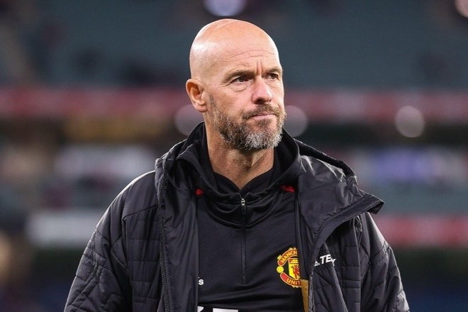 Erik ten Hag chê bai chính sách chuyển nhượng của Man United. Ảnh: Express.