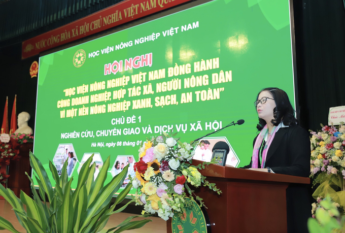 GS.TS Nguyễn Thị Lan, Giám đốc Học viện Nông nghiệp Việt Nam phát biểu tại buổi lễ. Ảnh: HVNN.