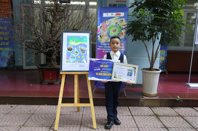Tác phẩm 'Nước mắt của rùa biển' của tác giả Phan Đức Kiện, sinh năm 2015, Trường Tiểu học Lê Lai - Phường Mỹ An, Q. Ngũ Hành Sơn - TP Đà Nẵng, xuất sắc giành giải Nhất của cuộc thi.