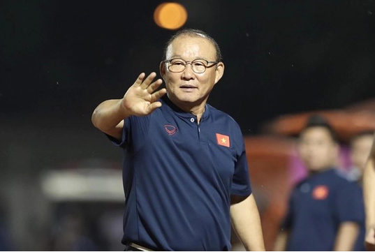 HLV Park Hang Seo xin lỗi vì không thể thắng Thái Lan. 