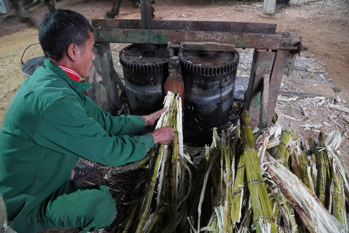 Nơi đây hình thành làng nấu mật mía với hơn 100 hộ dân.