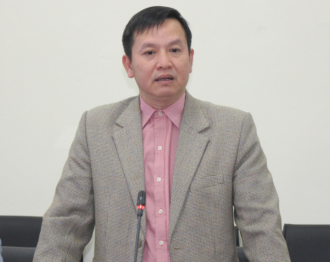 Ông Huỳnh Tấn Đạt, Phó Cục trưởng Cục Bảo vệ thực vật thông tin về các nội dung cơ bản của tiêu chuẩn cơ sở về khảo nghiệm trên đồng ruộng thuốc BVTV phòng, chống sinh vật gây hại cây trồng bằng thiết bị bay không người lái. Ảnh: Trung Quân.