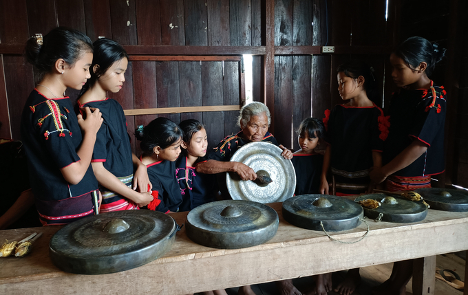 Không gian Văn hóa cồng chiêng Tây Nguyên được UNESCO công nhận là Kiệt tác truyền khẩu và Di sản văn hóa phi vật thể của nhân loại. Ảnh: Quang Yên.