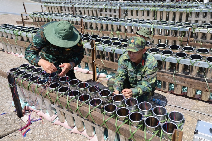 Đến thời điểm này các điểm tổ chức bắn pháo hoa tại TP Cần Thơ đã sẵn sàng. Ảnh: Lê Hoàng Vũ.