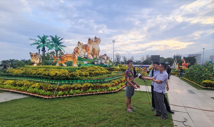 Quảng trường Nguyễn Tất Thành - nơi diễn ra Chương trình nghệ thuật đặc biệt vào tối 30 tháng Chạp âm lịch.