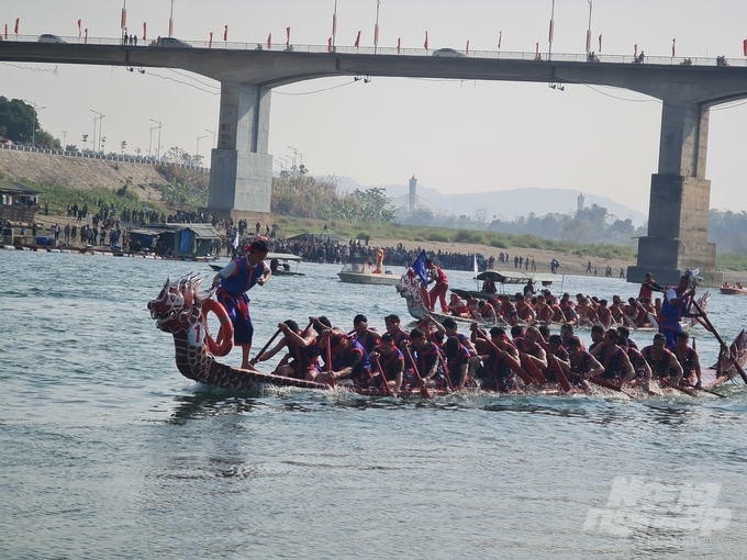 Kết thúc lễ hội đua thuyền trên sông Lô, kết quả Đội đua phường Minh Xuân đoạt giải Nhất, xã Lưỡng Vượng đoạt giải Nhì và phường Tân Hà đoạt giải Ba.