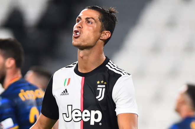 Cristiano Ronaldo gặp rắc rối vì từng thi đấu cho Juventus. Ảnh: Dailymail.