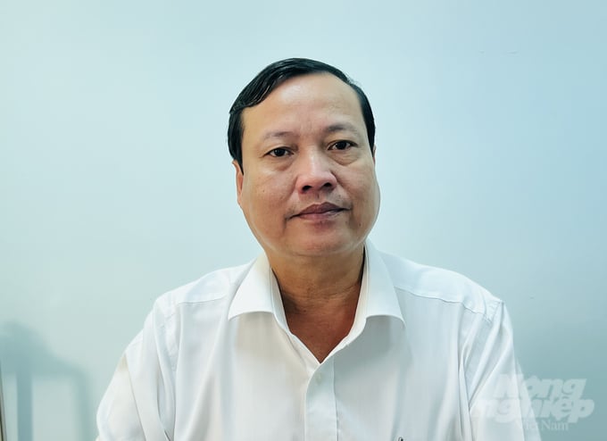 Ông Trần Ngọc Ân, Phó Chủ tịch UBND huyện Vĩnh Lợi chia sẻ với Báo Nông nghiệp Việt Nam. Ảnh: Trọng Linh.