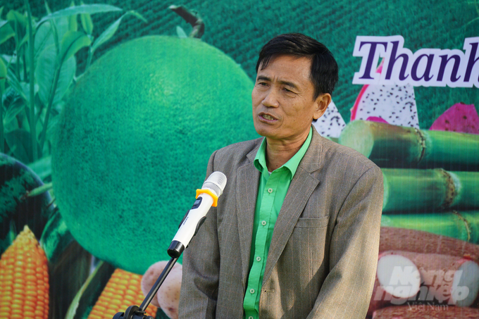 Ông Mai Huy Toản, Giám đốc Công ty TNHH Toản Hương đại diện cho hệ thống phân phối Tiến Nông chia sẻ tại lễ ra quân. Ảnh: Quốc Toản.