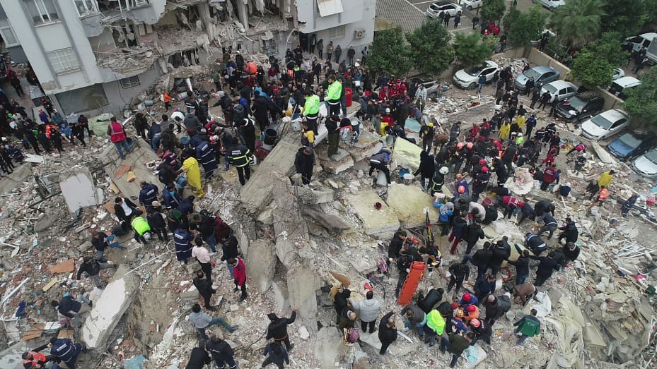 Hiện trường vụ động đất tại Thổ Nhĩ Kỳ ngày 6/2. Ảnh: Reuters.