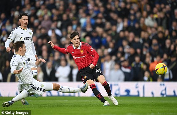 Garnacho ấn định tỷ số 2-1 cho Man United. Ảnh: Dailymail.