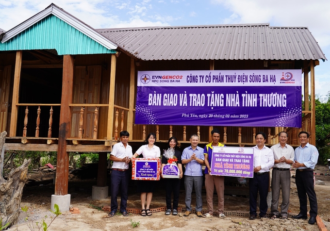 Công ty Cổ phần Thủy điện Sông Ba Hạ đã hỗ trợ xây dựng nhà tình thương cho gia đình ông Hving Y Rí. Ảnh: HT.