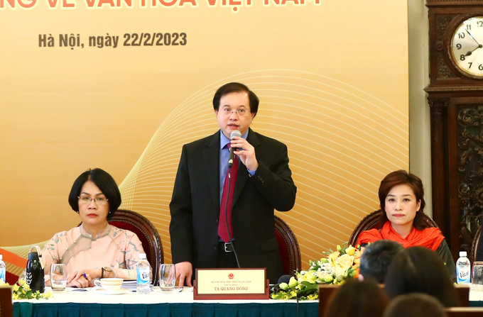 Thứ trưởng Bộ Văn hóa, Thể thao và Du lịch Tạ Quang Đông phát biểu tại họp báo.