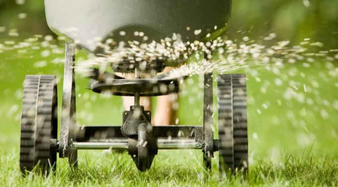 The fertilizing machinery market is expected to grow to $22.22 billion in 2027 at a CAGR of 8.2%.