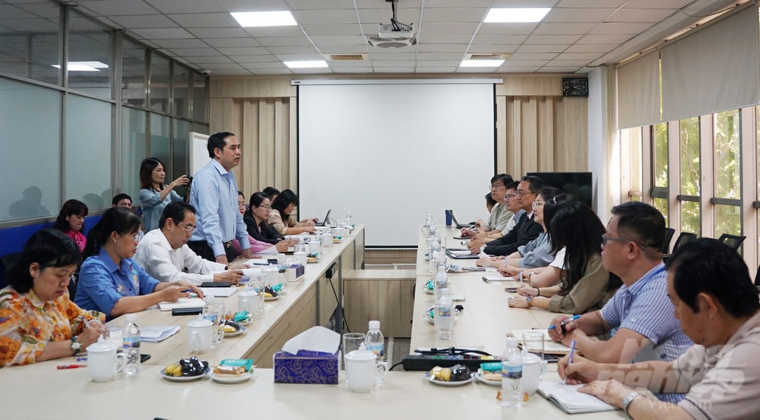 Buổi làm việc của Cục việc làm, Bộ LĐ-TB&XH với Công ty TNHH PouYuen Việt Nam ngày 24/2. Ảnh: Nguyễn Thủy.
