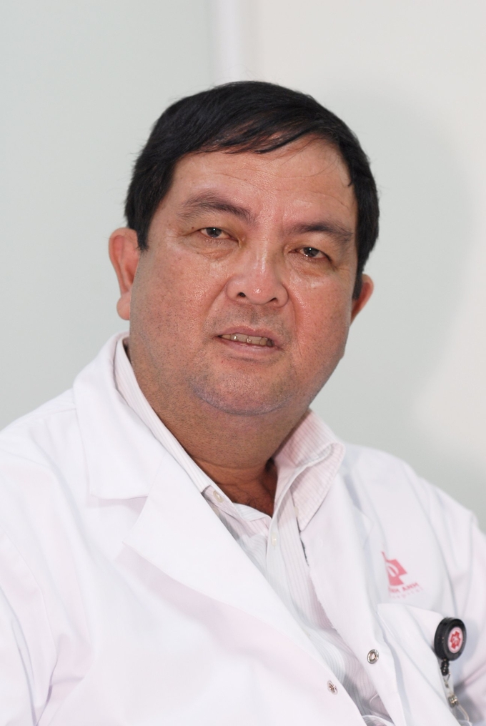 Phó Giáo sư, Tiến sĩ, Bác sỹ Nguyễn Hoài Nam.