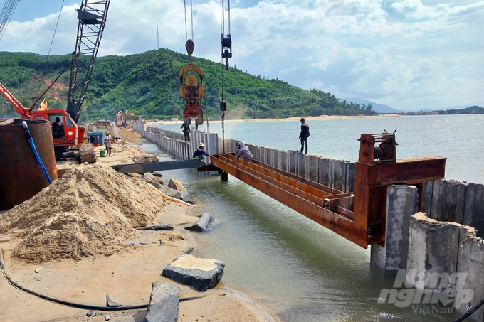 Dự án 'Xây dựng, nâng cấp cơ sở hạ tầng nghề cá' của tỉnh Thừa Thiên - Huế do Sở NN-PTNT tỉnh Thừa Thiên - Huế làm chủ đầu tư liên tục xin gia hạn tiến độ. Ảnh: CĐ.