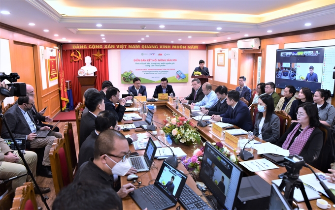 Promoting digitalization in agro-product and food traceability forum is held in Hanoi, February 28.