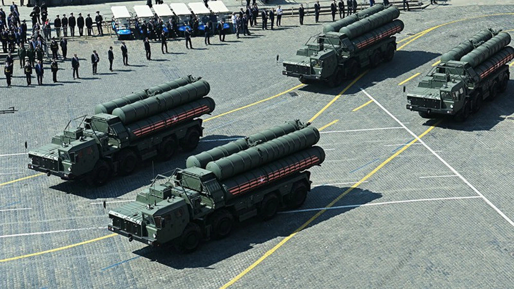 Hệ thống phòng thủ tên lửa S-400 của Almaz-Antey trong lễ duyệt binh tại Moscow hồi tháng 5/2019.