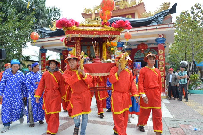 Lễ hội Nghinh Ông Sông Đốc là lễ hội dân gian truyền thống lâu đời nhất của tỉnh Cà Mau và được xếp vào danh sách 60 lễ hội tiêu biểu ở Việt Nam. Ảnh: Trọng Linh.