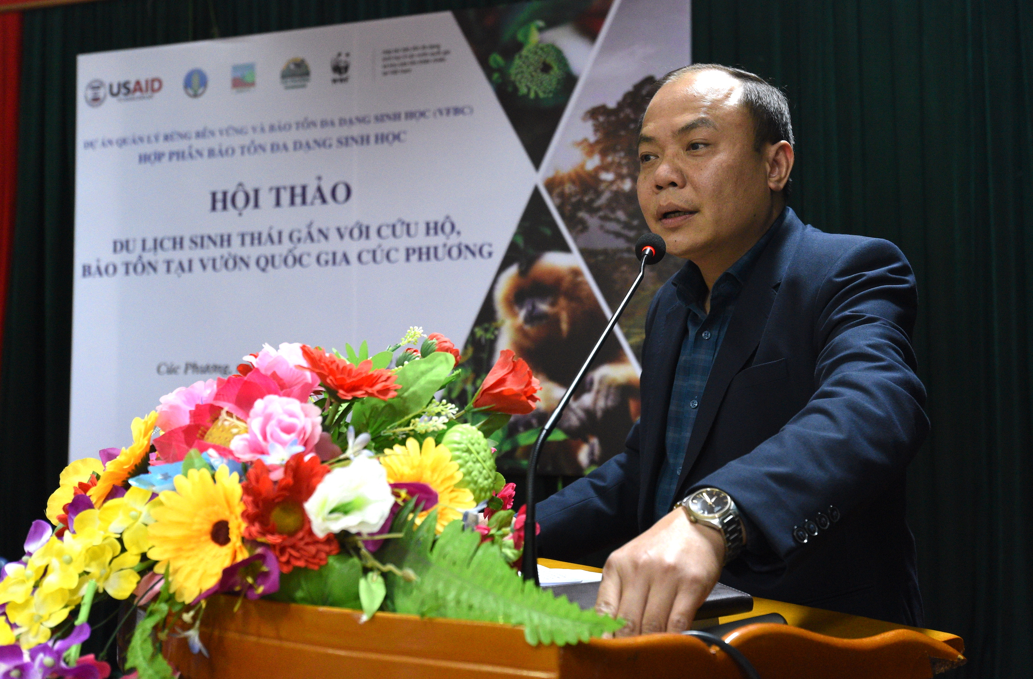 Ông Nguyễn Văn Chính, Giám đốc Vườn Quốc gia Cúc Phương chia sẻ về vấn đề du lịch gắn với bảo tồn. Ảnh: Tùng Đinh.
