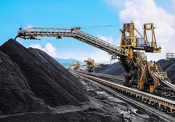 Bộ trưởng Bộ Công thương yêu cầu không để đứt gãy nguồn cung than cho sản xuất điện, phân bón trong mọi tình huống.