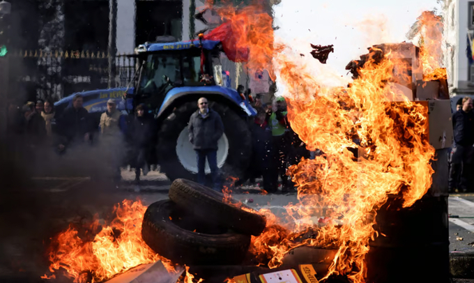 The planned cuts unfairly place a heavier burden on agriculture than industry, claim farming unions.