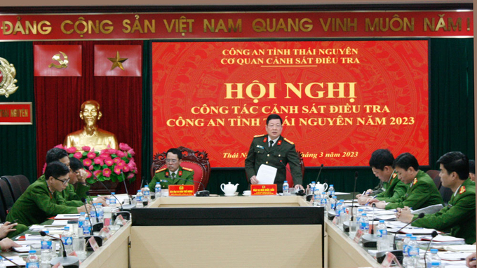 Lãnh đạo Công an tỉnh Thái Nguyên báo cáo kết quả thực hiện đấu tranh phòng chống tội phạm. Ảnh: Dũng Minh (CATN).