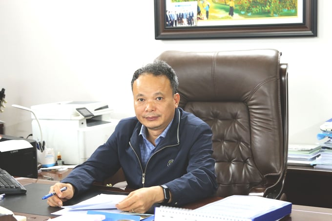Ông Nguyễn Khắc Bát - Viện trưởng Viện nghiên cứu Hải sản chia sẻ với PV Báo Nông nghiệp Việt Nam. Ảnh: Đinh Mười.