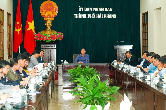 Ông Nguyễn Văn Tùng - Chủ tịch UBND TP Hải Phòng chủ trì buổi làm việc. Ảnh: Đàm Thanh.