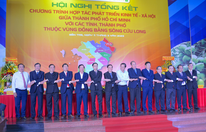 TP.HCM và các tỉnh, thành phố ĐBSCL vừa ký kết thoả thuận hợp tác đến năm 2025. Ảnh: Minh Đảm.
