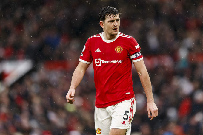 Harry Maguire có lẽ sẽ phù hợp hơn với môi trường và lối đá tại Ligue 1. Ảnh: Dailymail.