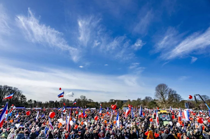 Members and supporters of the Farmers Defense Force (FDF) demonstrate against the government's nitrogen policy in the Zuiderpark in The Hague.
