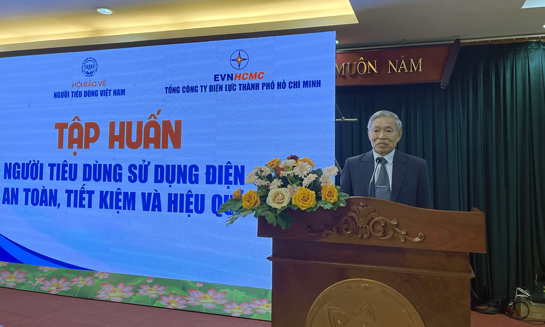 Ông Nguyễn Mạnh Hùng, Chủ tịch Hội Bảo vệ người tiêu dùng Việt Nam cho rằng tiết kiệm điện là quốc sách hiện nay.