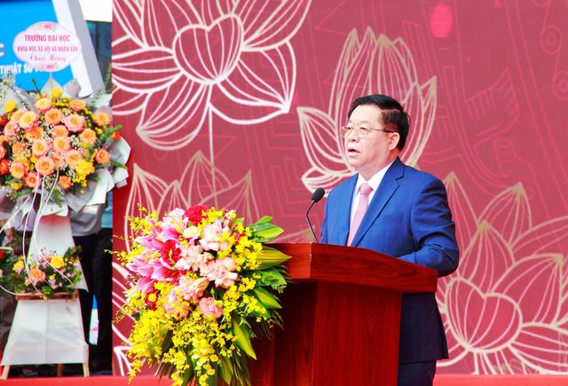 Trưởng Ban Tuyên giáo Trung ương Nguyễn Trọng Nghĩa biểu dương, đánh giá cao đội ngũ những người làm báo và các cơ quan báo chí. 