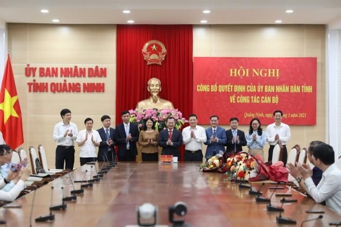 Buổi trao quyết định điều động, bổ nhiệm cán bộ lãnh đạo cấp sở, ngành, địa phương tại Quảng Ninh.