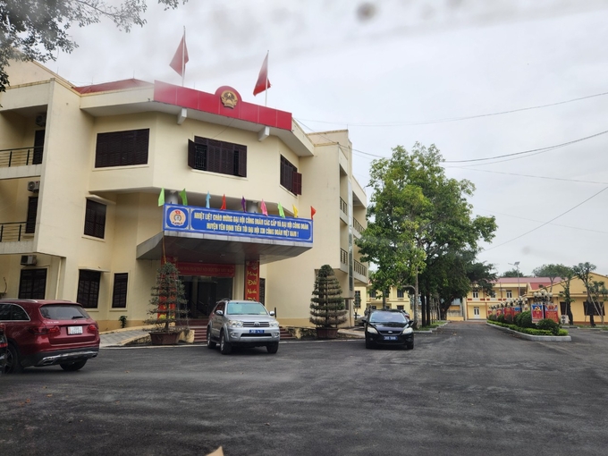 Trụ sở UBND huyện Yên Định. Ảnh: Quốc Toản.