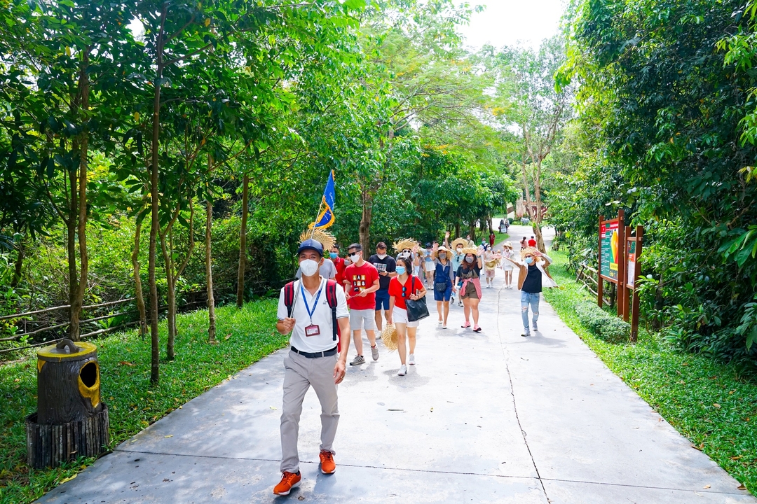 Sau Covid-19, khách du lịch đăng ký tour của Saigontourist Group tăng cao.