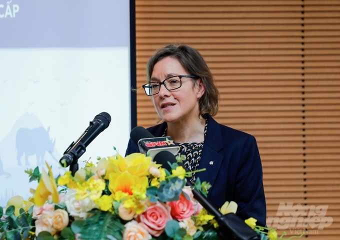 Michelle Owen, Director of the Saving Threatened Wildlife Project (WWF), believes that the participation and action of the National Assembly of Vietnam is a powerful tool to attract public attention to the issue of illegal wildlife trade and consumption. Photo: Quang Dung.